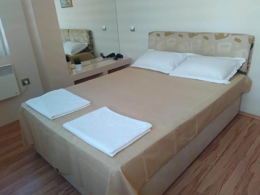 Geri Apartment Burgas Exterior photo
